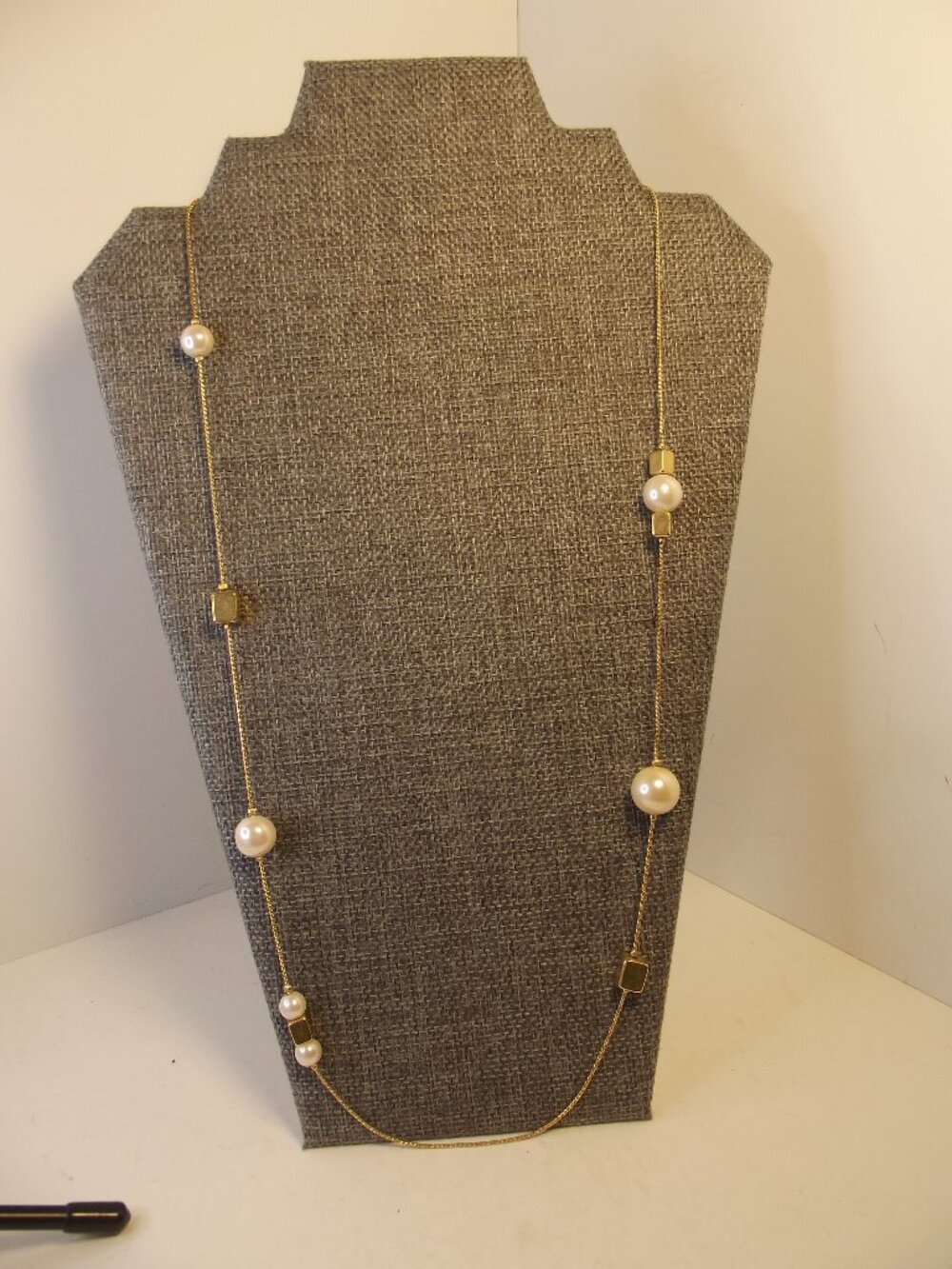 Vintage Necklace MCM looking gold tone & faux pearls on slim chain